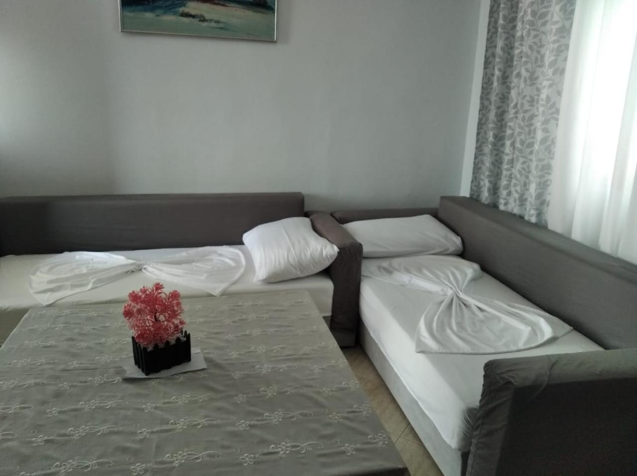 Hako Apartments Sarandë Exteriör bild